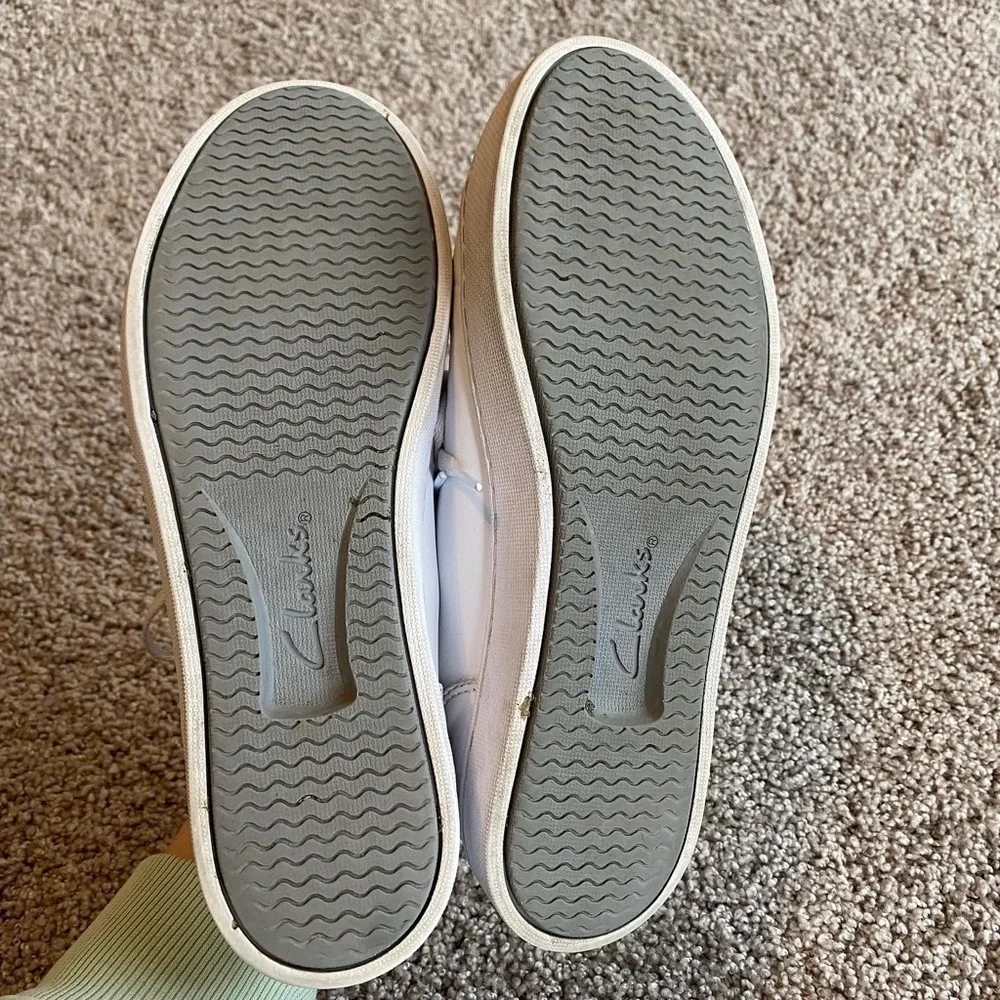 Clarks white tennis shoes size 8.5